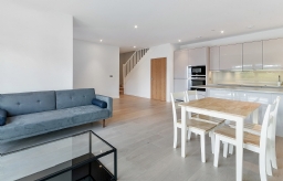 Property to rent : Thonrey Close, London NW9