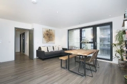 Property to rent : 24 Goldsmiths Row, London E2