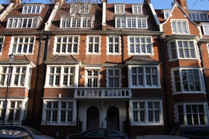 ロンドン賃貸物件：Hornton Street, London W8