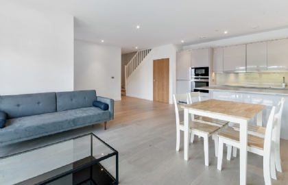 Property to rent : Thonrey Close, London NW9