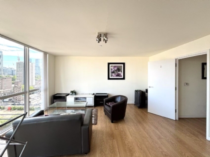 ロンドン賃貸物件：Panoramic Tower, 6 Hay Currie Street, London E14