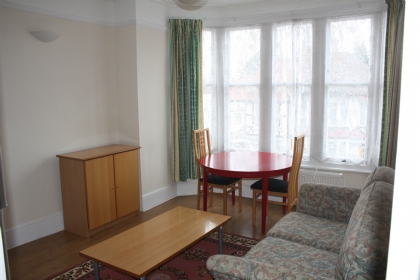 Property to rent : Avondale Avenue (Front Flat), Woodside Park, London N12
