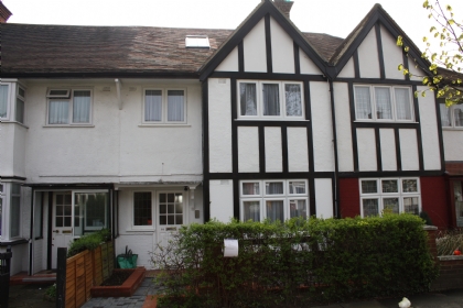 Property to rent : The Ridgeway, London W3