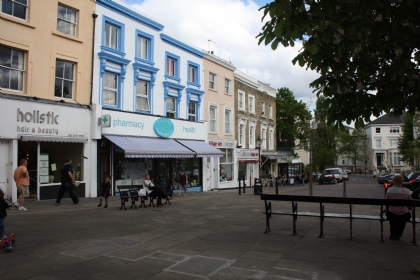 ロンドン賃貸物件：Belsize Lane, London NW3