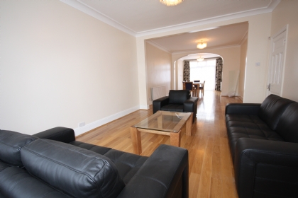 ロンドン賃貸物件：Neeld Crescent, London NW4