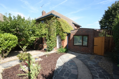 Property to rent : Elm Gardens, London N2