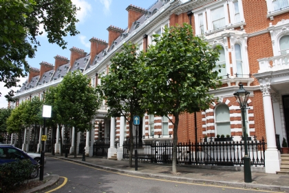 Property to rent : Observatory Gardens, Kensington, London W8