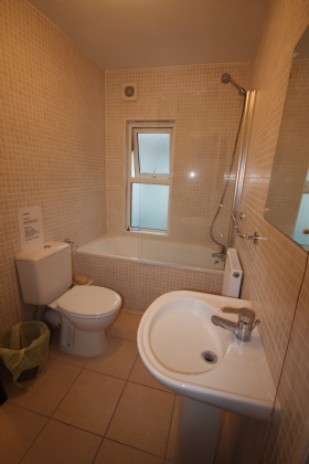 Property to rent : Melrose Avenue, London NW2