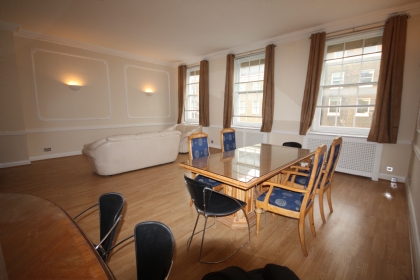 ロンドン賃貸物件：Blandford Street, London W1U