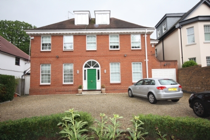 Property to rent : Dollis Avenue, London N3